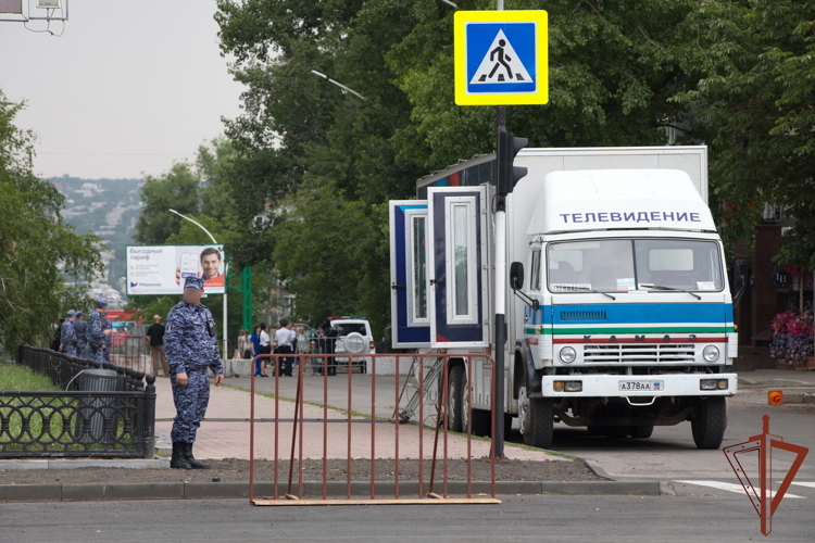 В День России Росгвардия обеспечила безопасность на праздничных мероприятиях в ЛНР