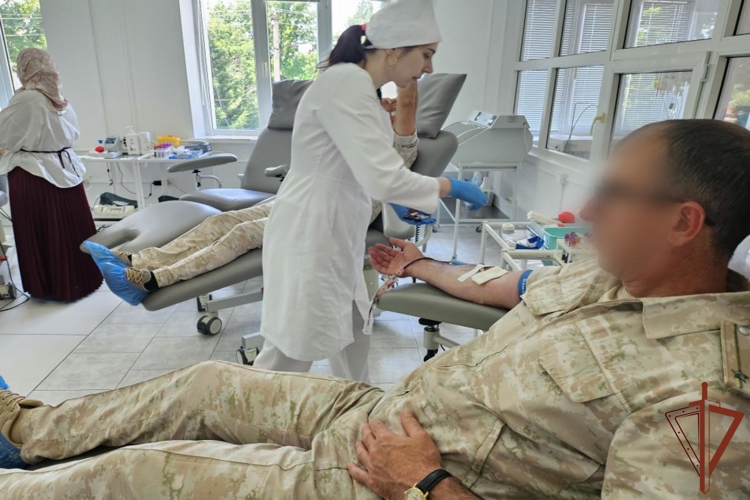 Акция Росгвардии «От сердца к сердцу» продолжается в Грозном