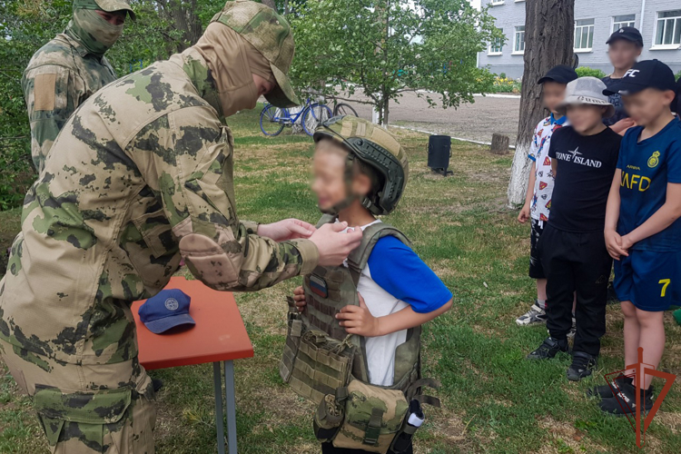 В Южном округе росгвардейцы провели мероприятия, посвященные Дню защиты детей