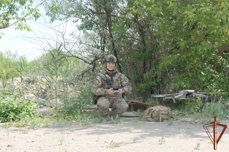 Росгвардейцы нашли американский пулемет и боеприпасы ВСУ в Донецкой Народной Республике