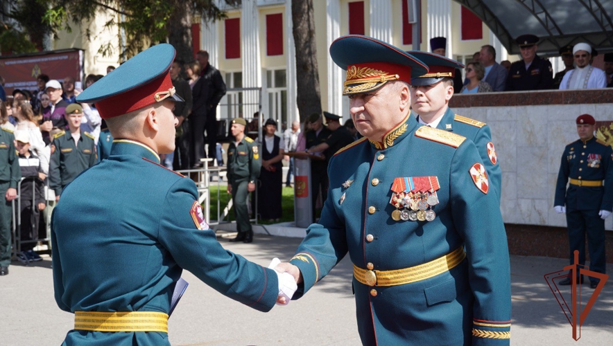 В Саратовском военном ордена Жукова Краснознаменном институте войск национальной гвардии состоялся выпуск молодых офицеров (видео)
