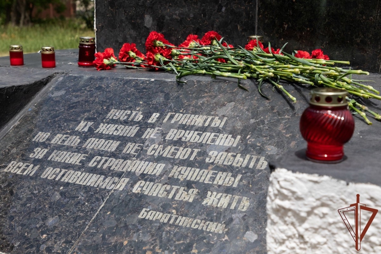 В ЛНР росгвардейцы приняли участие в мероприятиях, посвященных Дню памяти и скорби (видео)