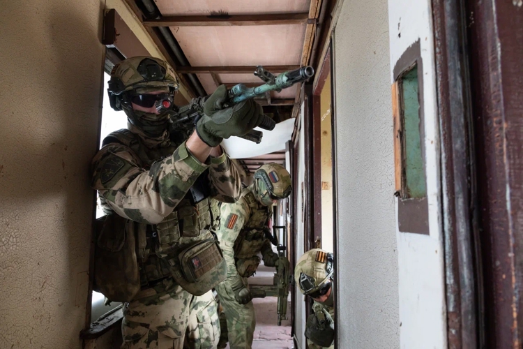 Штурм поезда. Фотоальбом