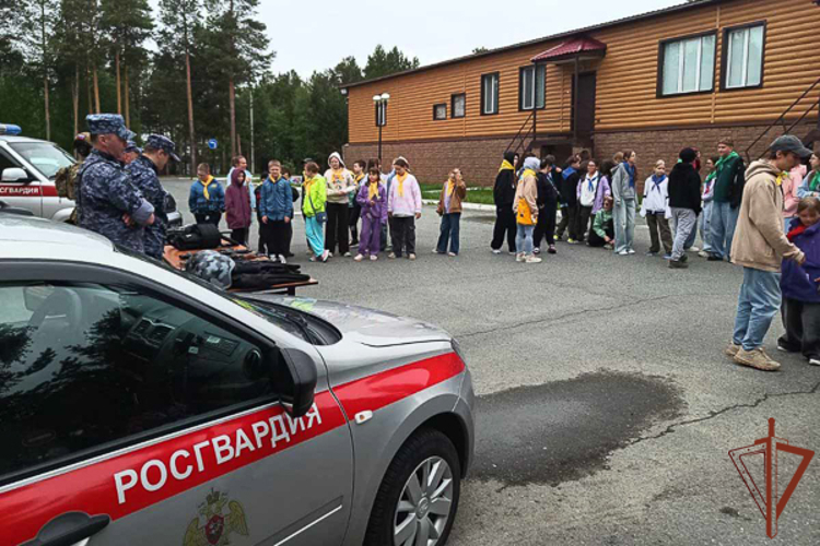 На Урале продолжаются мероприятия всероссийского проекта «Каникулы с Росгвардией» (видео)