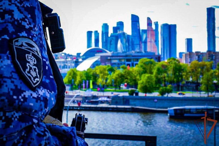 Сотрудники Росгвардии предотвратили поджог военкомата в Москве (видео)