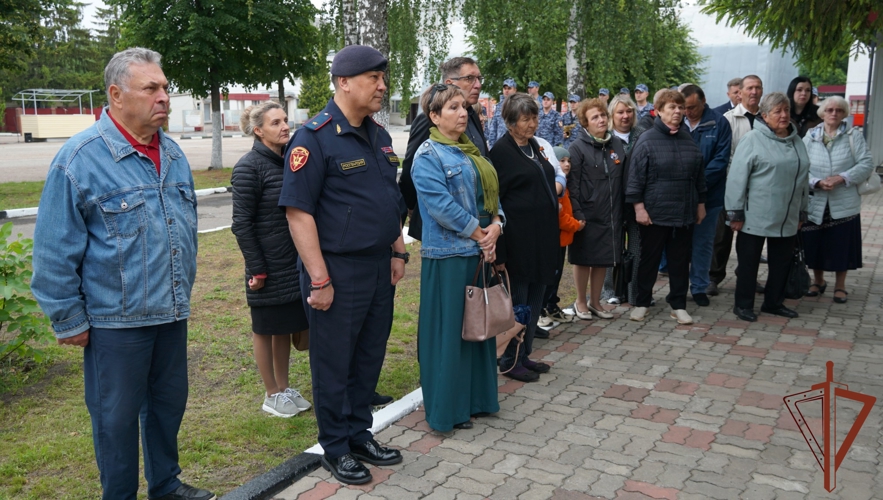 Торжественное открытие памятника в честь погибших военнослужащих и сотрудников войск правопорядка прошло в Брянске