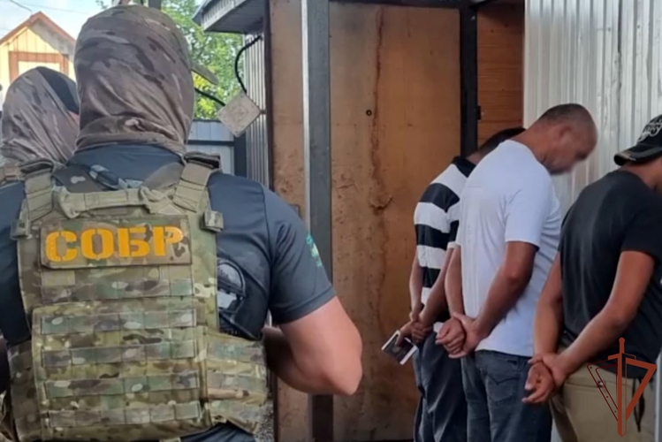 При участии СОБР Росгвардии в Хакасии выявлены нарушения в сфере миграционного законодательства