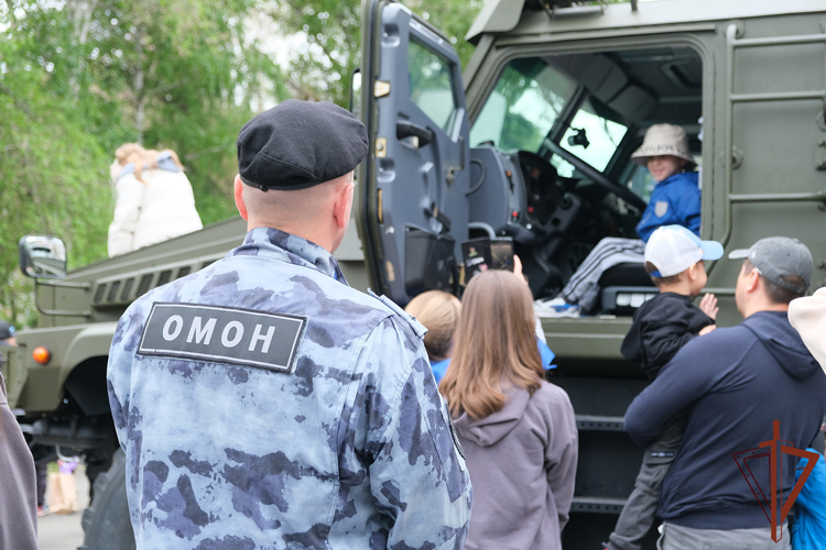 В Сибирском округе Росгвардии прошли праздничные мероприятия ко Дню защиты детей