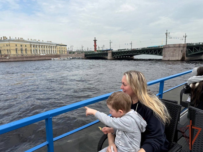 Мероприятия в честь Дня защиты детей провели росгвардейцы в Санкт-Петербурге