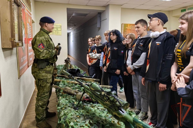Патриотические мероприятия с подрастающим поколением в регионах Центральной России провели сотрудники Росгвардии