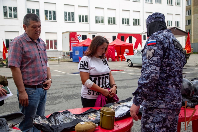 Всероссийскую патриотическую акцию «Код донора. Защитники Отечества» поддержали росгвардейцы из Челябинской области