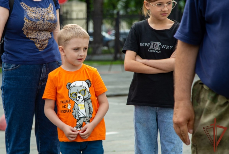 Всероссийскую патриотическую акцию «Код донора. Защитники Отечества» поддержали росгвардейцы из Челябинской области