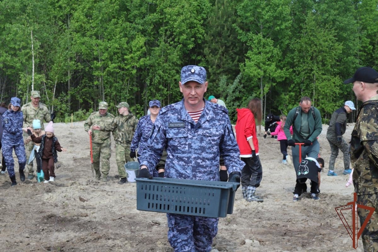 К Международной акции «Сад памяти» присоединились росгвардейцы в Югре