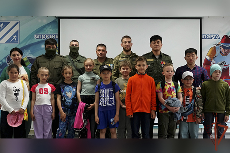 В Восточном округе Росгвардии прошли патриотические мероприятия для детей