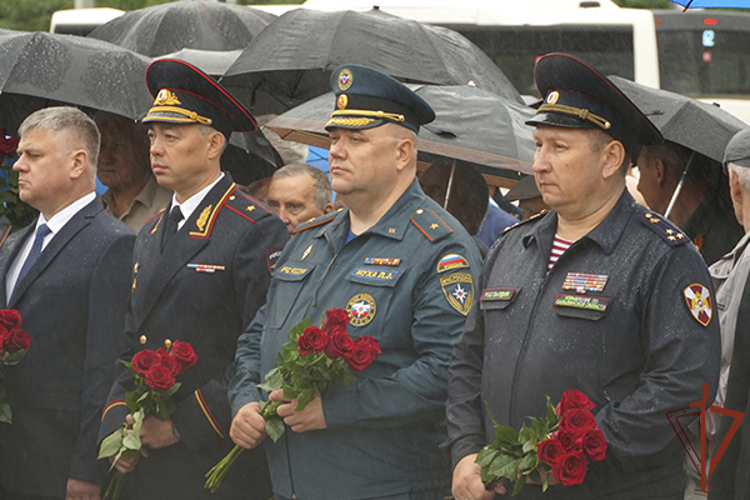 На Дальнем Востоке росгвардейцы приняли участие в мероприятиях, посвященных Дню памяти и скорби
