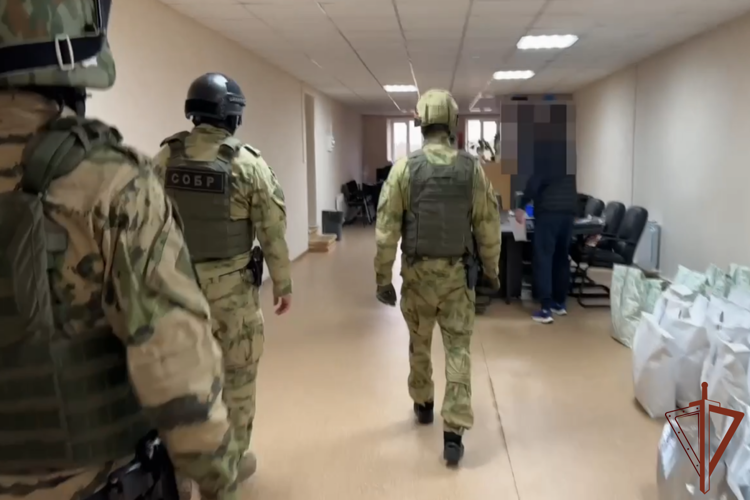 В Ивановской области при силовой поддержке спецназа Росгвардии ликвидирован подпольный цех по производству табачной продукции (видео)