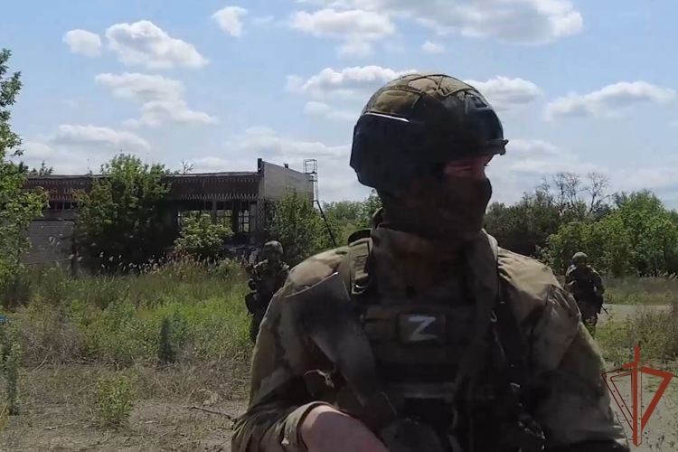 Росгвардейцы нашли американский пулемет и боеприпасы ВСУ в Донецкой Народной Республике