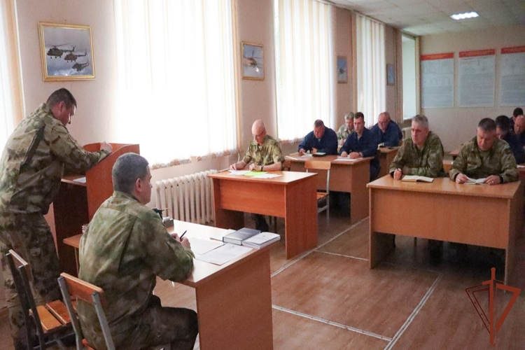 В Екатеринбурге завершился сбор с личным составом авиации Уральского округа Росгвардии