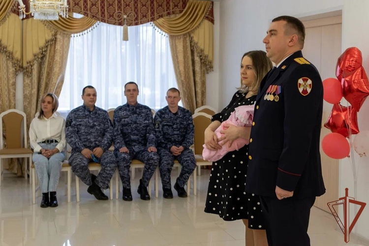 В Уральском округе Росгвардии прошли мероприятия ко Дню семьи, любви и верности