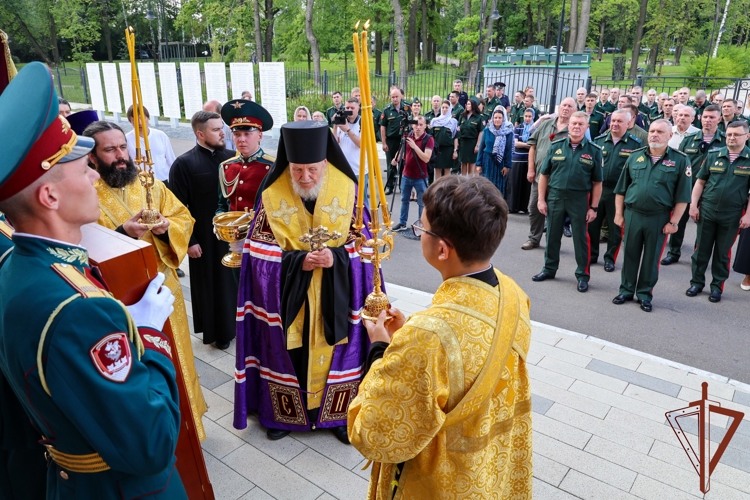 В День крещения Руси в главный храм Росгвардии доставили иконы небесных покровителей отрядов спецназа ведомства (видео)