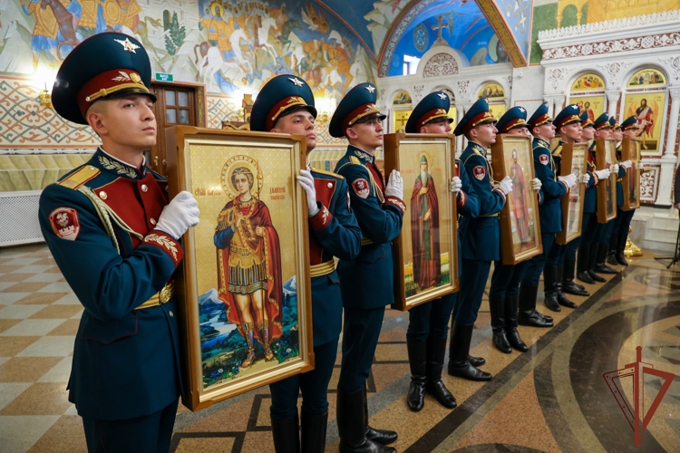 В День крещения Руси в главный храм Росгвардии доставили иконы небесных покровителей отрядов спецназа ведомства (видео)
