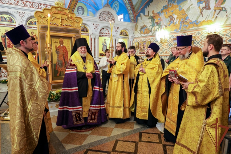 В День крещения Руси в главный храм Росгвардии доставили иконы небесных покровителей отрядов спецназа ведомства (видео)
