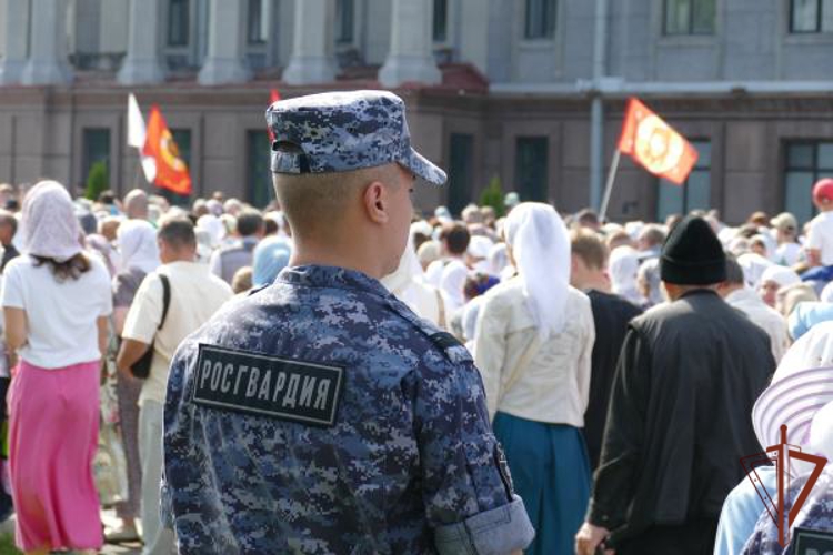 В регионах Сибири отметили День памяти небесного покровителя Росгвардии – святого князя Владимира