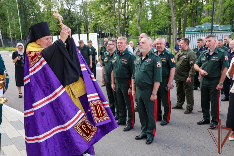 В День крещения Руси в главный храм Росгвардии доставили иконы небесных покровителей отрядов спецназа ведомства (видео)