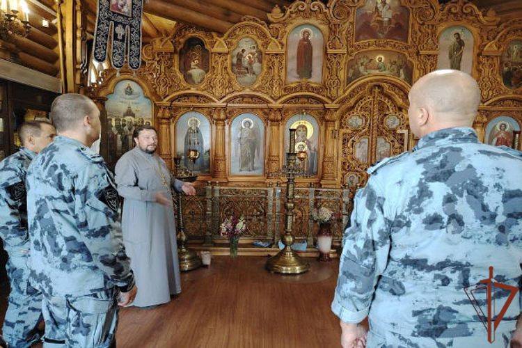 В Приволжье в День Крещения Руси росгвардейцы проводят встречи с представителями РПЦ