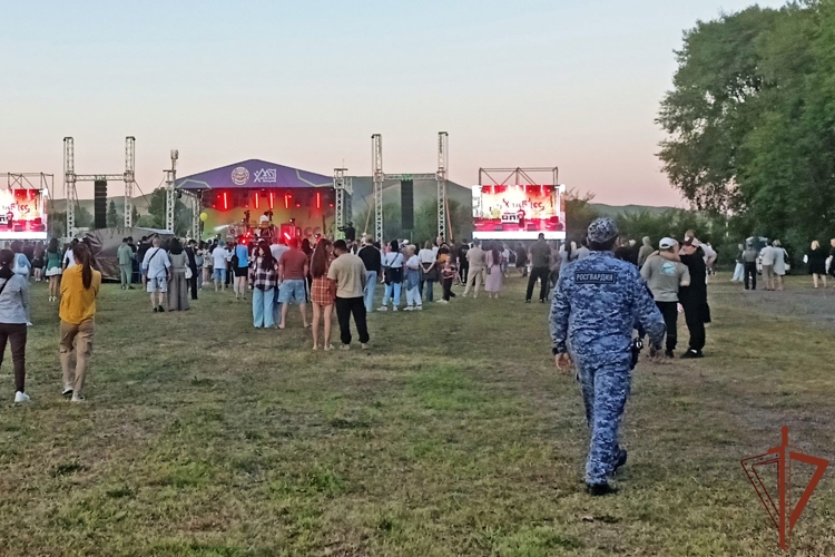 Росгвардейцы обеспечили безопасность массовых мероприятий в регионах Сибири