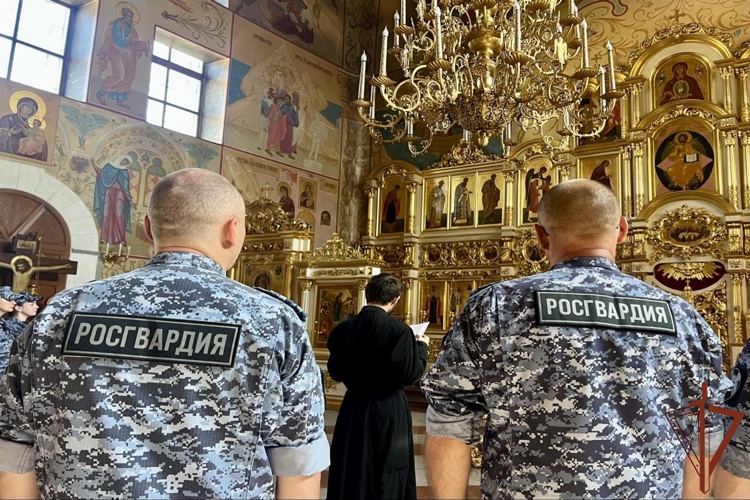 На Дальнем Востоке росгвардейцы приняли участие в праздновании Дня Крещения Руси