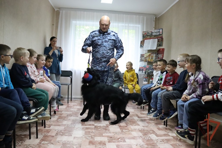 На Дальнем Востоке росгвардейцы провели мероприятия с подрастающим поколением 