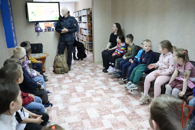 На Дальнем Востоке росгвардейцы провели мероприятия с подрастающим поколением 