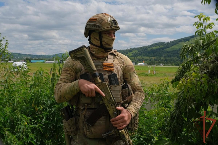 Росгвардейцы обеспечили безопасность международной экологической конференции в Республики Алтай