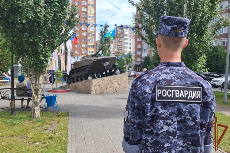 Безопасность мероприятий во время празднования Дня ВДВ на Урале обеспечила Росгвардия  