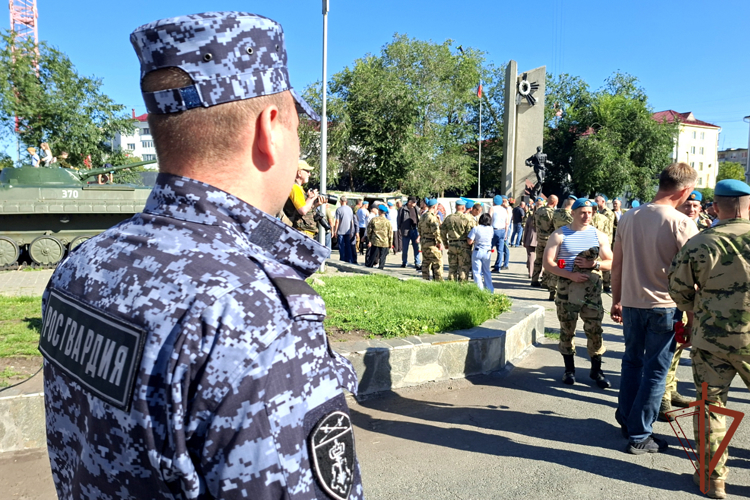 Безопасность мероприятий во время празднования Дня ВДВ на Урале обеспечила Росгвардия  