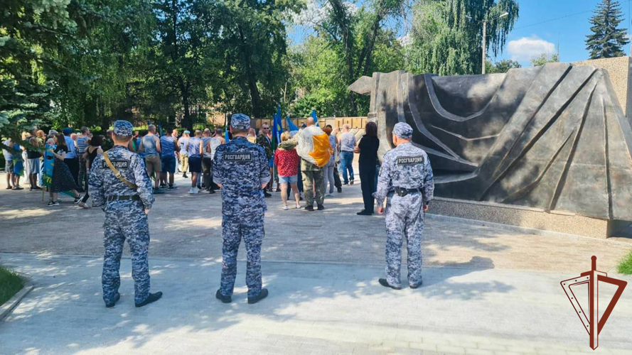 Безопасность мероприятий во время празднования Дня ВДВ на Урале обеспечила Росгвардия