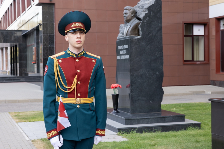 Особая служба. Фотоальбом