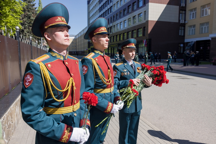 Особая служба. Фотоальбом