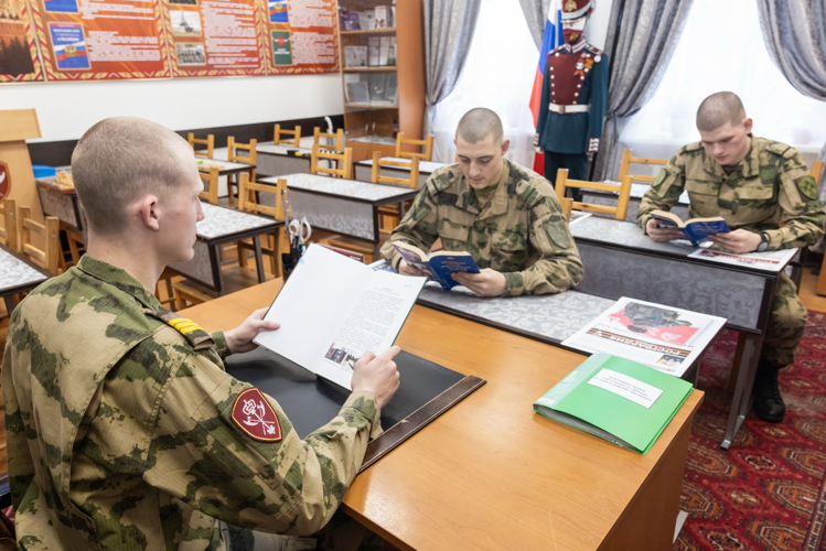 Особая служба. Фотоальбом