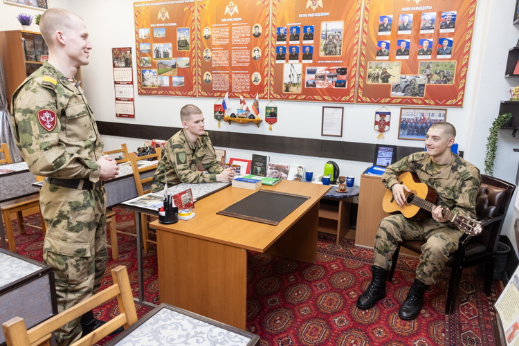 Особая служба. Фотоальбом