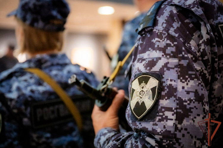 Росгвардейцы приняли присягу в ДНР