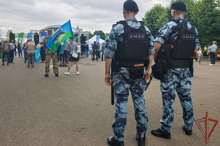 Росгвардия обеспечила безопасность массовых мероприятий в Москве