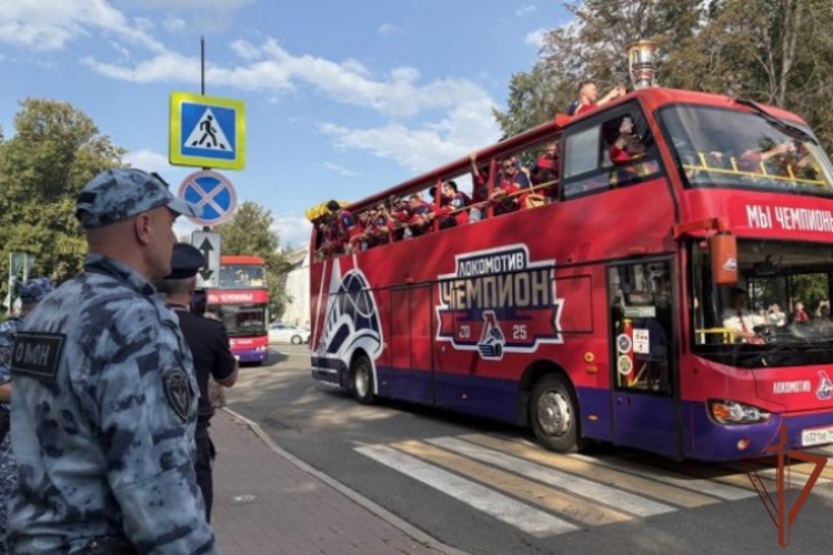 В Ярославле сотрудники Росгвардии обеспечили правопорядок во время проведения «Парада чемпионов» 