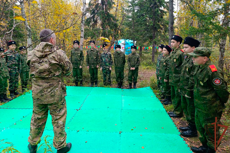 Патриотические мероприятия проводят росгвардейцы с молодежью на Урале
