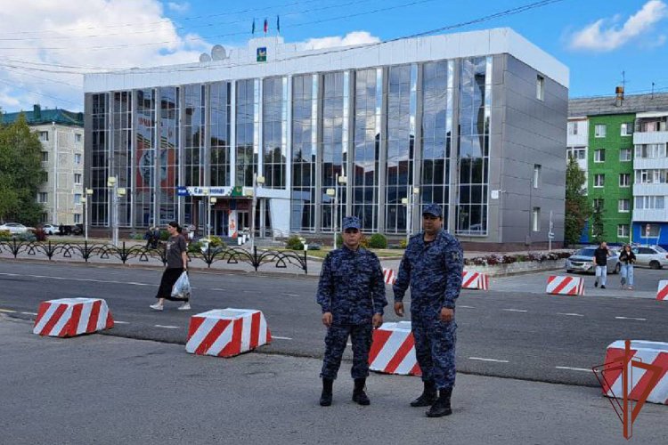 Безопасность праздничных и спортивных мероприятий в регионах Урала обеспечили росгвардейцы