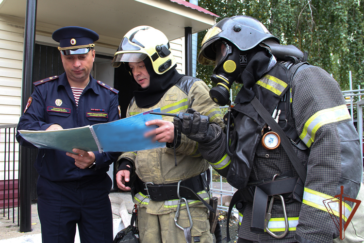 В Тюменской области прошло совместное пожарно-тактическое занятие Росгвардии и МЧС (видео)