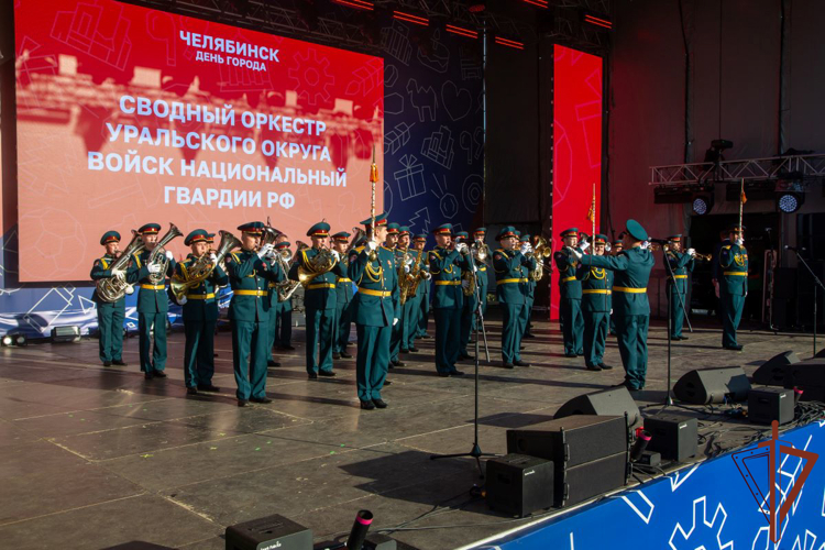 Военные музыканты Росгвардии приняли участие в праздничных концертах на Южном Урале
