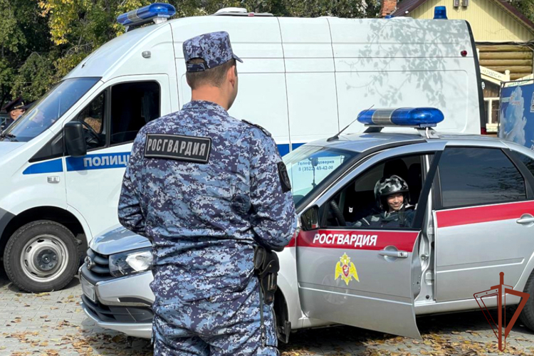 Патриотические мероприятия проводят росгвардейцы с молодежью на Урале