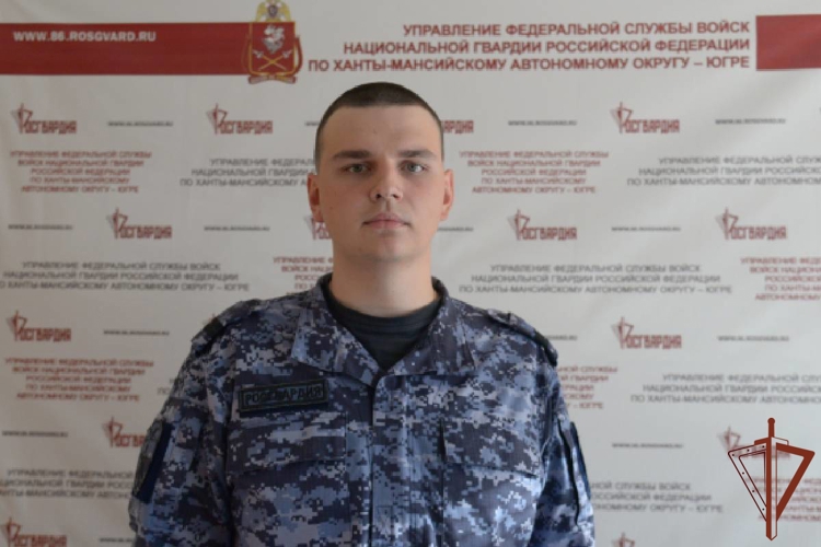 В Югре военнослужащий Росгвардии пришел на помощь получившему серьезные травмы мужчине 
